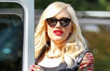 Stars stop-by at Gewn Stefani\'s baby shower