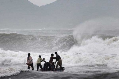 Odisha Sets Target of &quot;Zero Casualty&quot; as Cyclone Titli Approaches