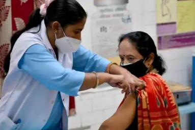 Delhi government&#039;s sensational decision on Coronavirus vaccination