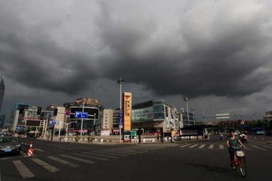 Shanghai Tropical Storm: Over 13,000 Evacuates