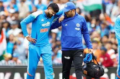 Shreyas Iyer Admitted to ICU in Sydney
