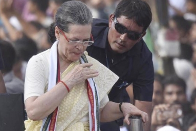 Sonia Gandhi admitted to hospital!