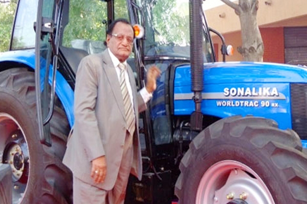 Indian industrialist pays Rs. 8.5 lakh just for a number plate},{Indian industrialist pays Rs. 8.5 lakh just for a number plate