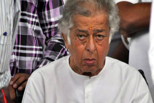 Shashi Kapoor honored with prestigious Dada Saheb Phalke award},{Shashi Kapoor honored with prestigious Dada Saheb Phalke award