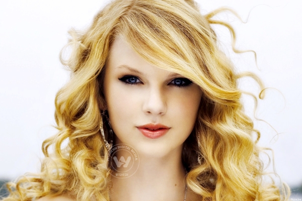 Taylor Swift: Negativity she's suffered made songwriter},{Taylor Swift: Negativity she's suffered made songwriter