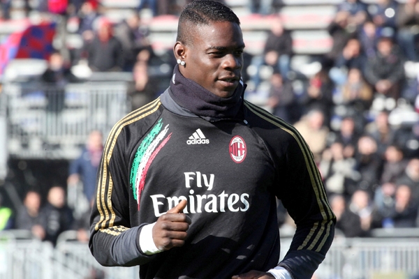 Mario Balotellis home burgled Porsche stolen},{Mario Balotellis home burgled Porsche stolen