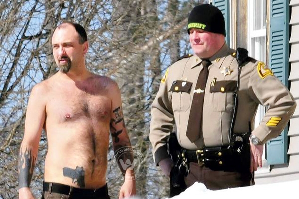 Man with gun tucked into his waistband alarms Maine police},{Man with gun tucked into his waistband alarms Maine police