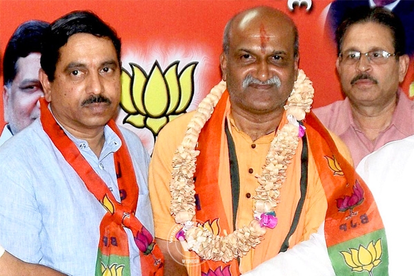 The rise and fall of Pramod Muthalik in BJP},{The rise and fall of Pramod Muthalik in BJP