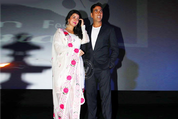 Akshay Kumar to romance Nimrat Kaur in 'Airlift'},{Akshay Kumar to romance Nimrat Kaur in 'Airlift'