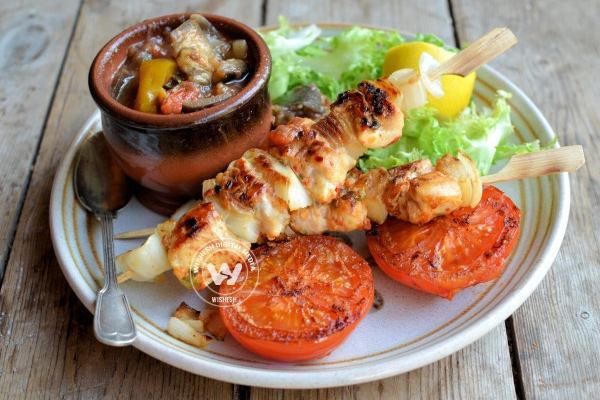 Add some sizzle with Lasooni Murgh Tikka