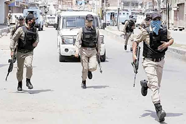 CRPF camps facing attacks in Kashmir!