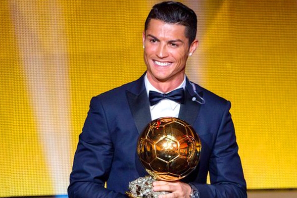 Cristiano Ronaldo retains his Fifa Ballon d&#039;Or},{Cristiano Ronaldo retains his Fifa Ballon d&#039;Or
