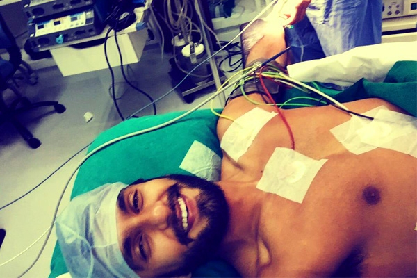 Ranveer Shares his Live Pic from Operation Theatre},{Ranveer Shares his Live Pic from Operation Theatre