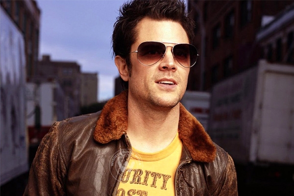 Johnny Knoxville in talks to star in 'Sick Day'},{Johnny Knoxville in talks to star in 'Sick Day'