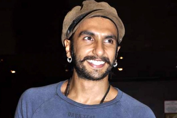 Ranveer Singh Falls off from a Horse},{Ranveer Singh Falls off from a Horse