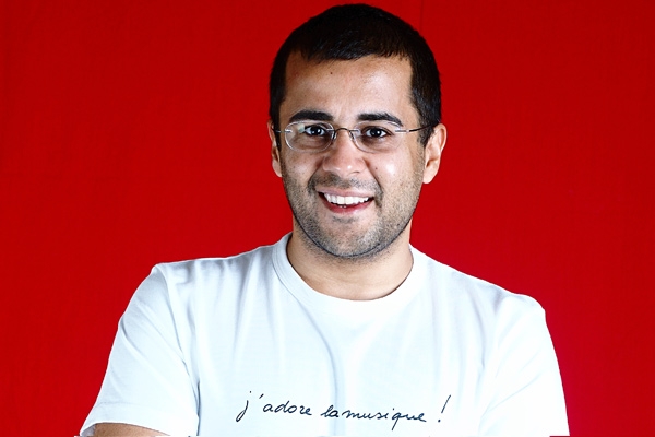 How social media is reacting to the Chetan Bhagat's &ldquo;Half Girlfriend&rdquo;?},{How social media is reacting to the Chetan Bhagat's &ldquo;Half Girlfriend&rdquo;?