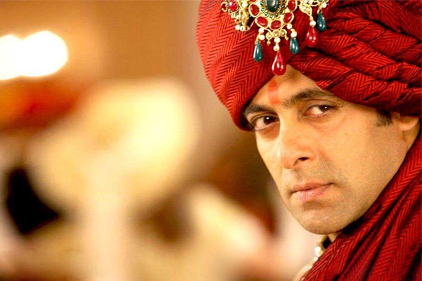Salman Khan plays a boxer in Prem Ratan Dhan Payo},{Salman Khan plays a boxer in Prem Ratan Dhan Payo