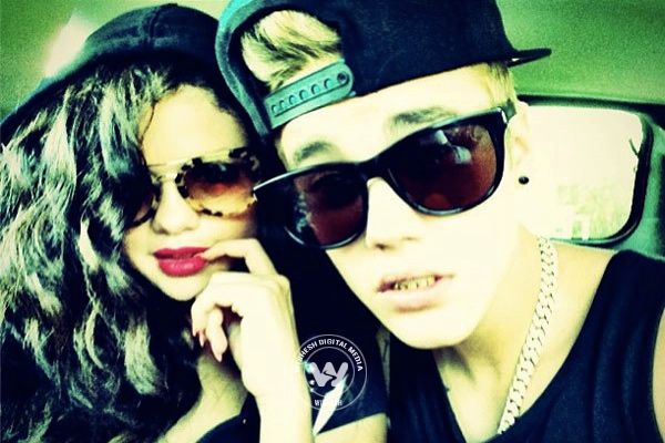 How did Bieber explain his boob eating pic to Selena?},{How did Bieber explain his boob eating pic to Selena?