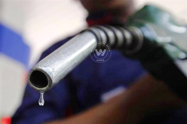 Petrol price cut by Rs 2.41},{Petrol price cut by Rs 2.41