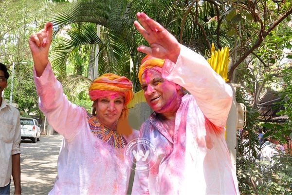 Find out what Bollywood celebs are up to this Holi},{Find out what Bollywood celebs are up to this Holi