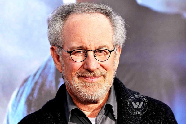 Steven Spielberg dethrones Oprah Winfrey },{Steven Spielberg dethrones Oprah Winfrey